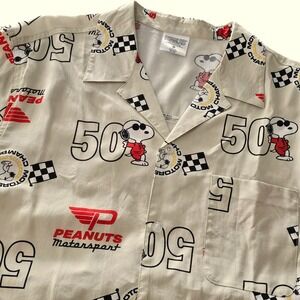 Peanuts Mens Motorsport Hawaiian Cream Snoopy Racing 50 Graphic Medium